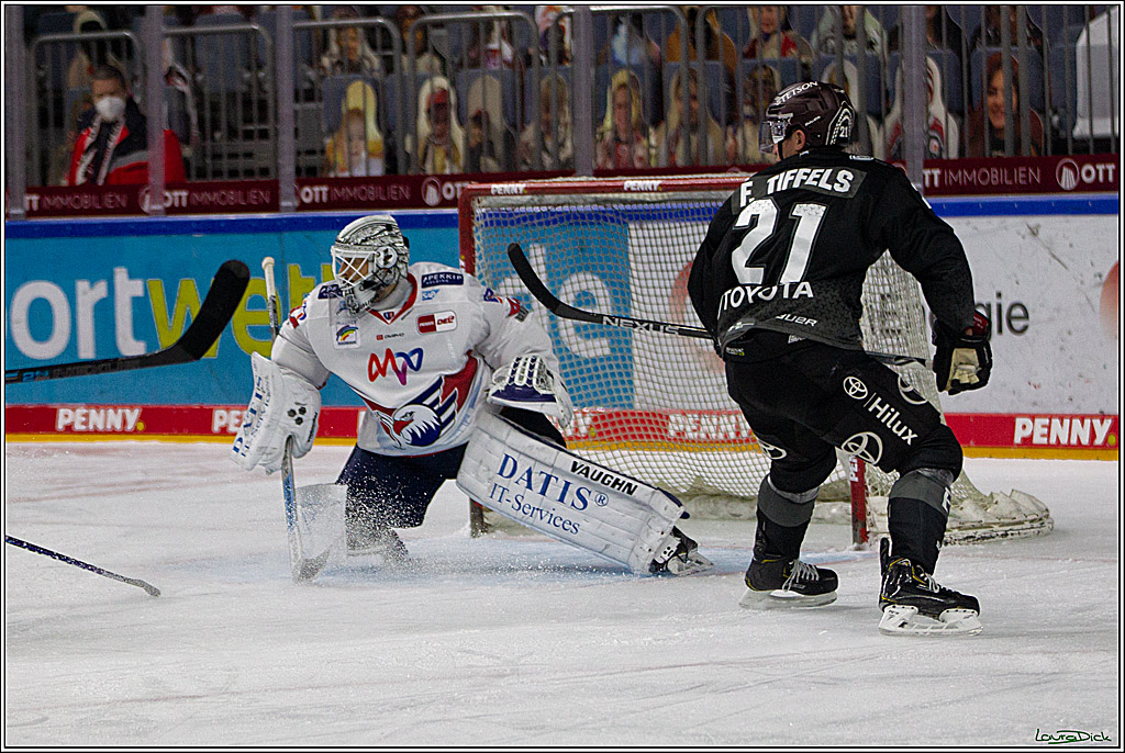 PENNY DEL;  Koelner Haie - Adler Mannheim; Koeln, 08.04.2021